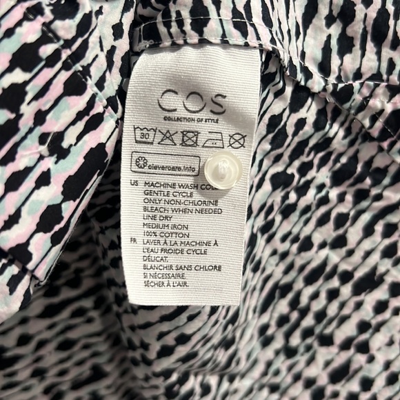 COS Abstract button down Top (oversized) - Picture 6 of 8